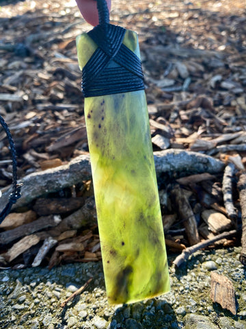 Long Pounamu Toki